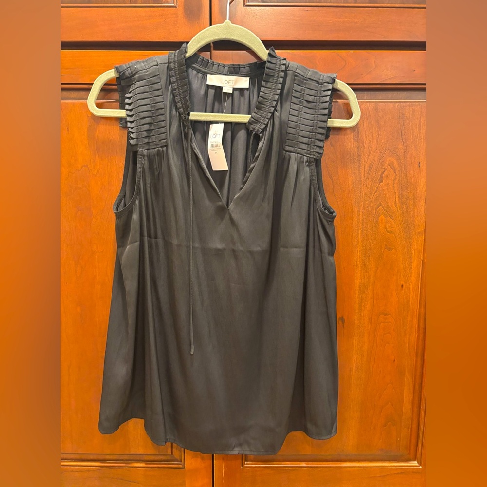 LOFT Black Sleeveless Women's Top